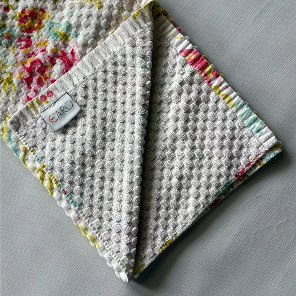 CARO BATH SHEET 28” x 52” EUC